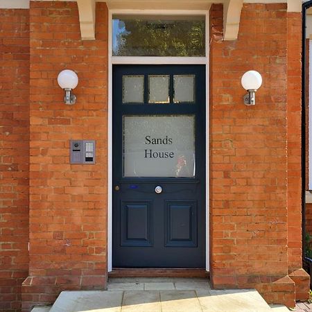Sands House - Luxury Modern Studios With Secure Parking In Epsom, Surrey Экстерьер фото