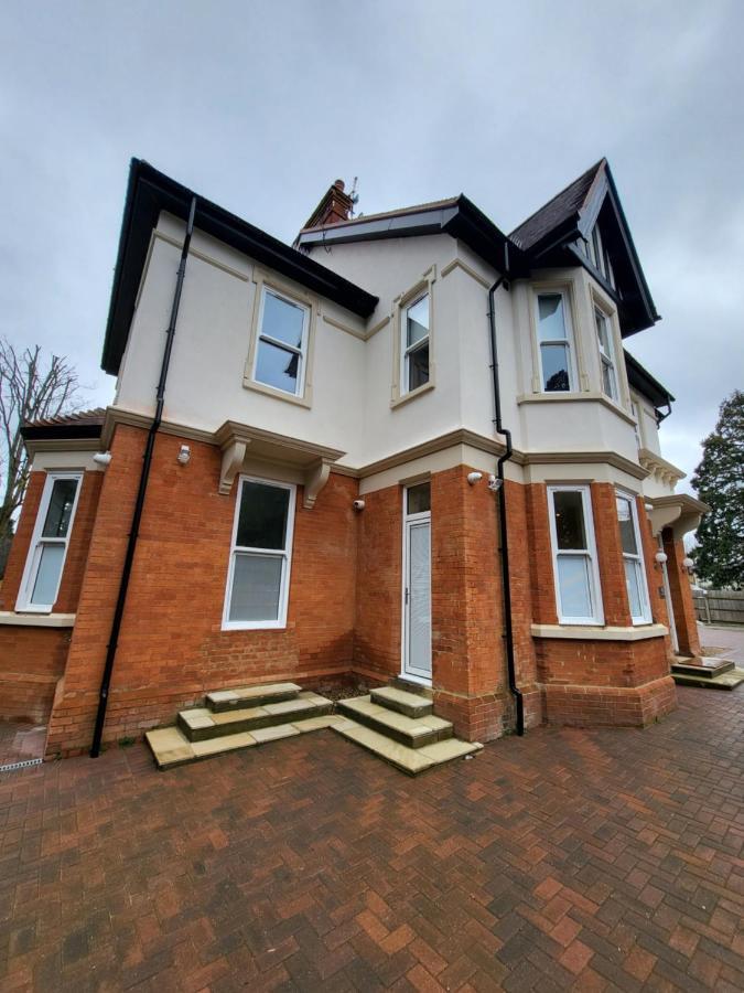 Sands House - Luxury Modern Studios With Secure Parking In Epsom, Surrey Экстерьер фото