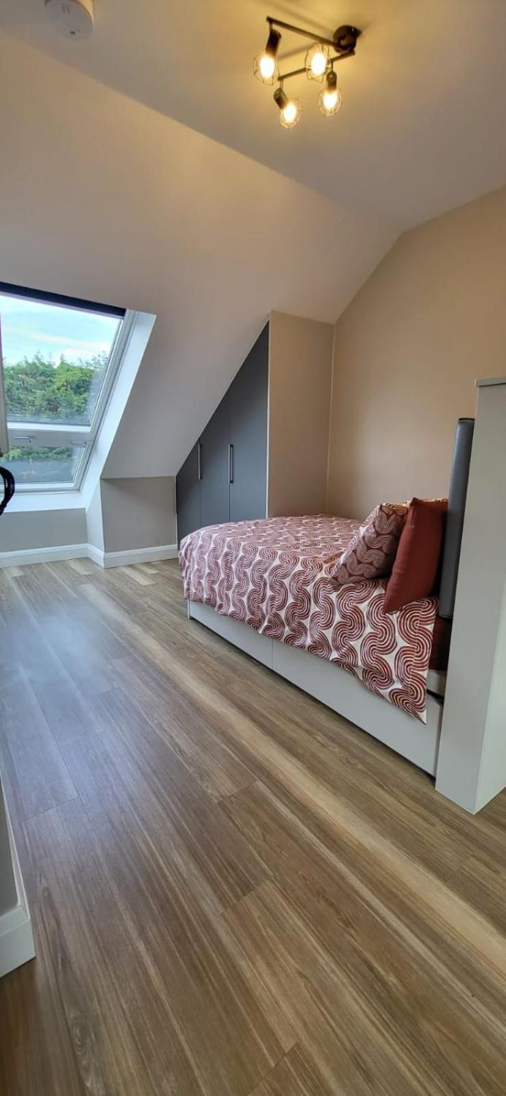 Sands House - Luxury Modern Studios With Secure Parking In Epsom, Surrey Экстерьер фото
