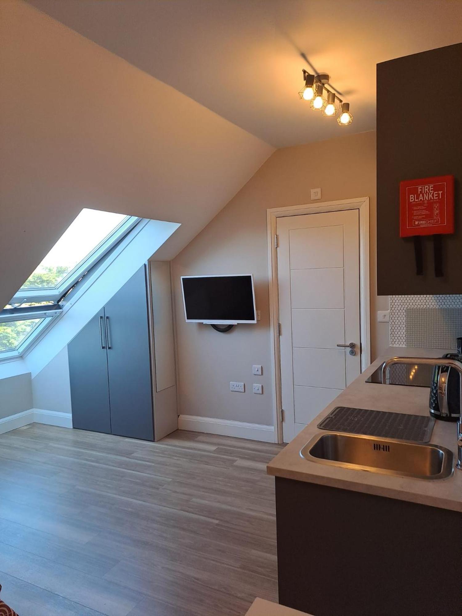 Sands House - Luxury Modern Studios With Secure Parking In Epsom, Surrey Номер фото
